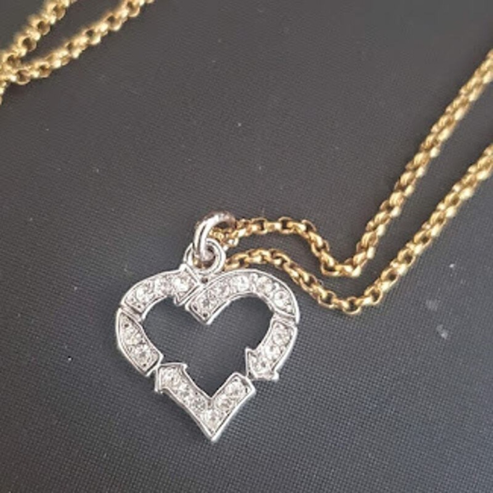 Juicy Couture Gold Tone Pave Rhinestone Heart Pendant‎ Necklace URU4060 Boxed